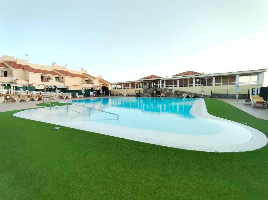 Pool Apartment Maspalomas By Wave Properties San Bartolomé Luaran gambar